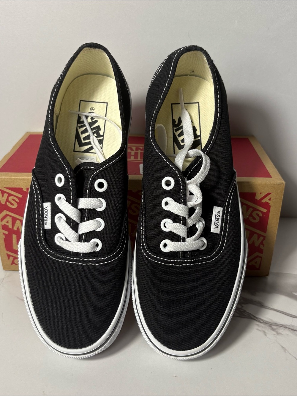 NIB Unisex Vans Black and White Low-Top Canvas Sneakers M sz 5 W sz 6.5 - Picture 4 of 6